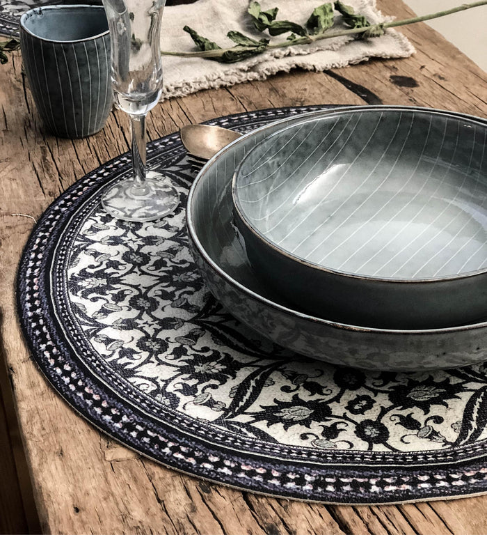 Set de table rond en vinyle d'hiver de jardin bohème
