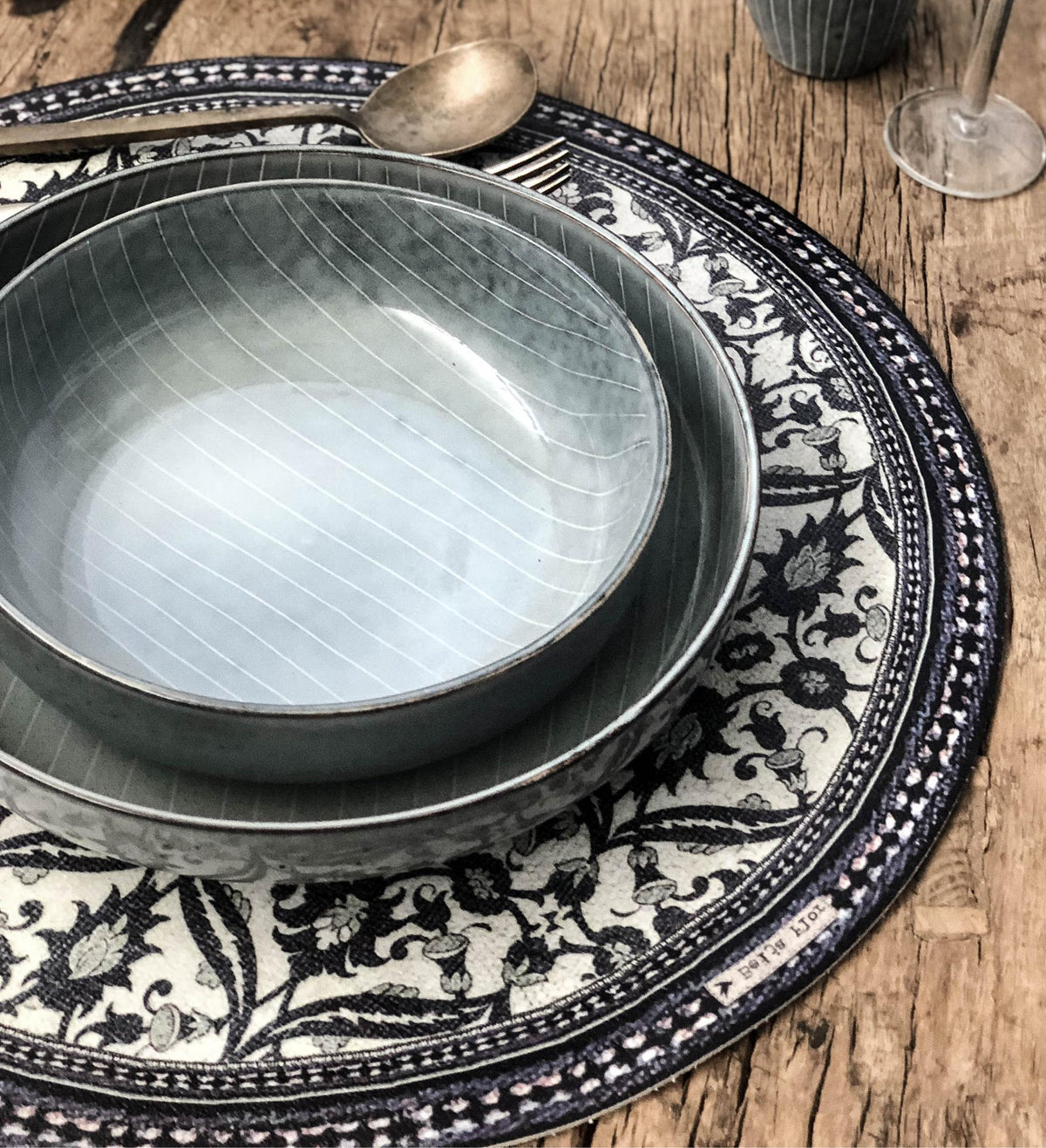 Set de table rond en vinyle d'hiver de jardin bohème