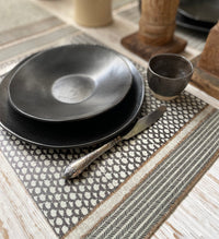 Set de table en vinyle à écailles tribales