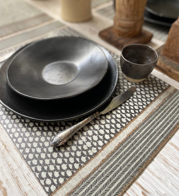 Set de table en vinyle à écailles tribales