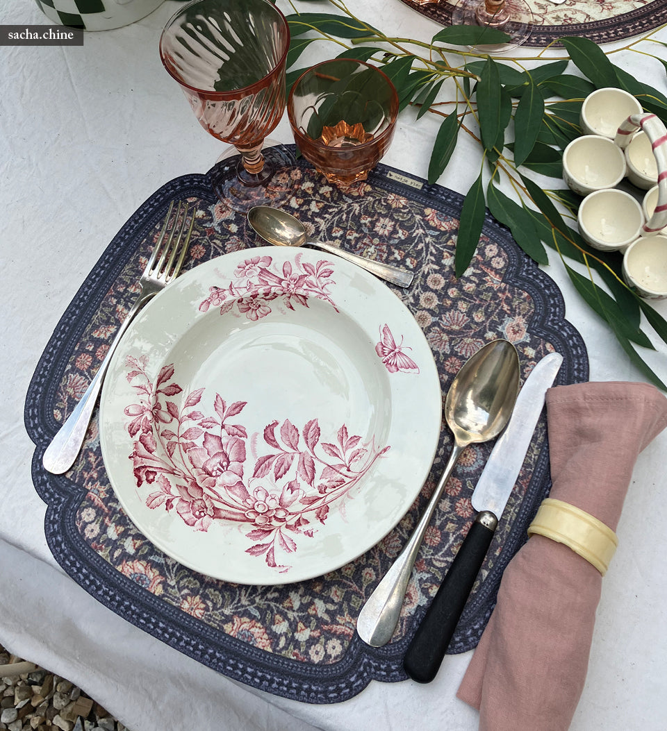 beija Bohemian Garden Vinyl Round Placemat
