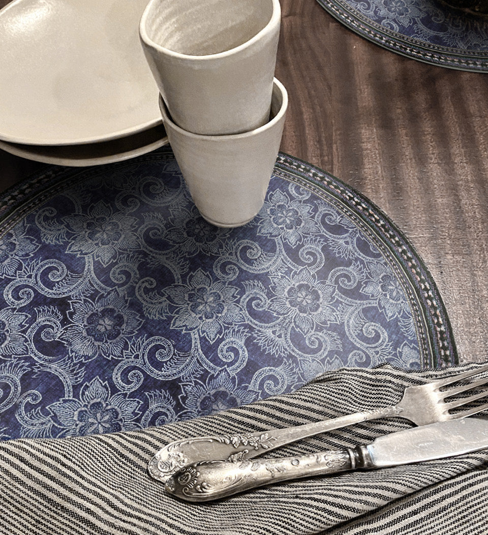 Set de table rond en vinyle fleur indigo royal