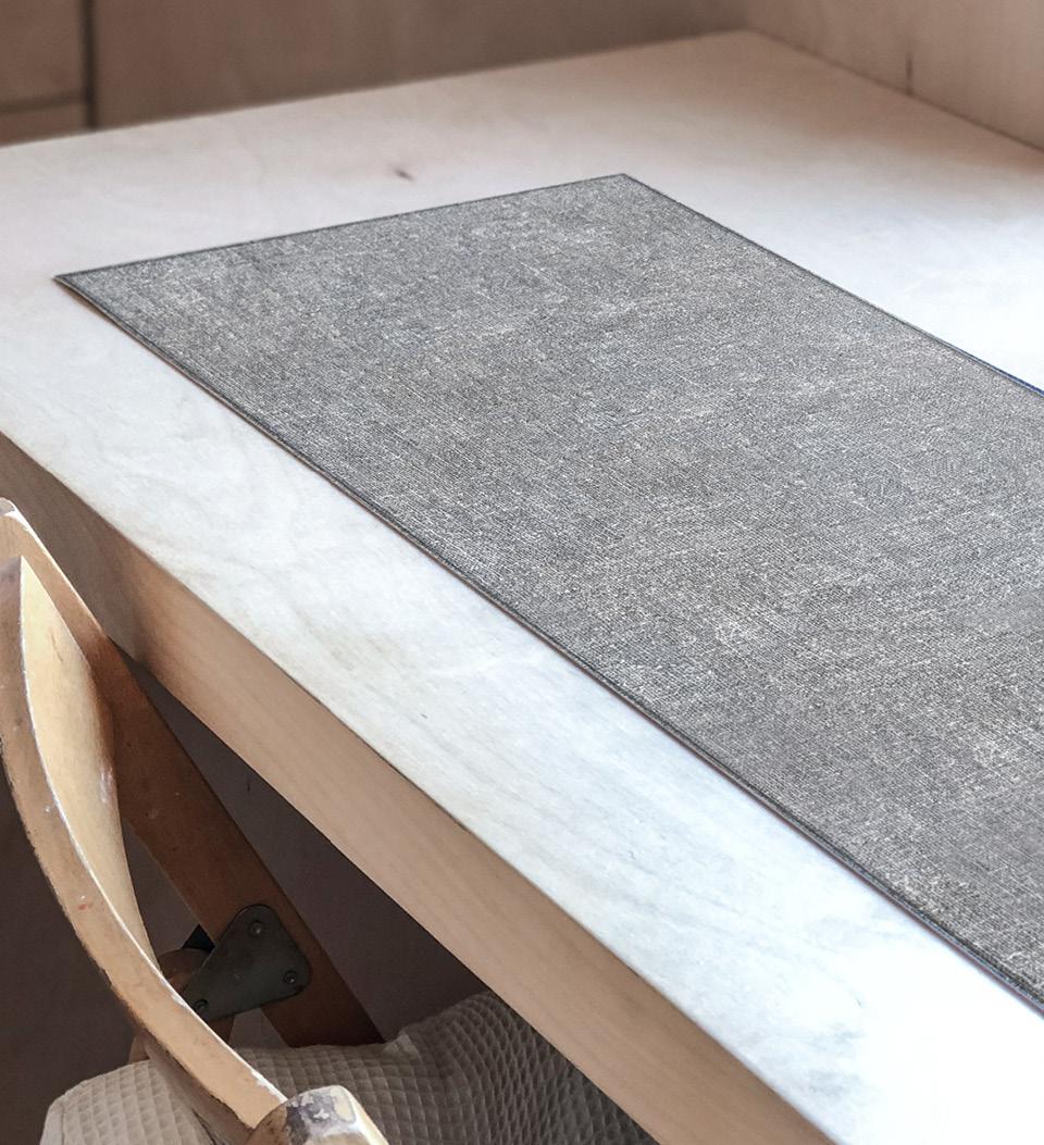 beija Linen Vinyl Table Runner