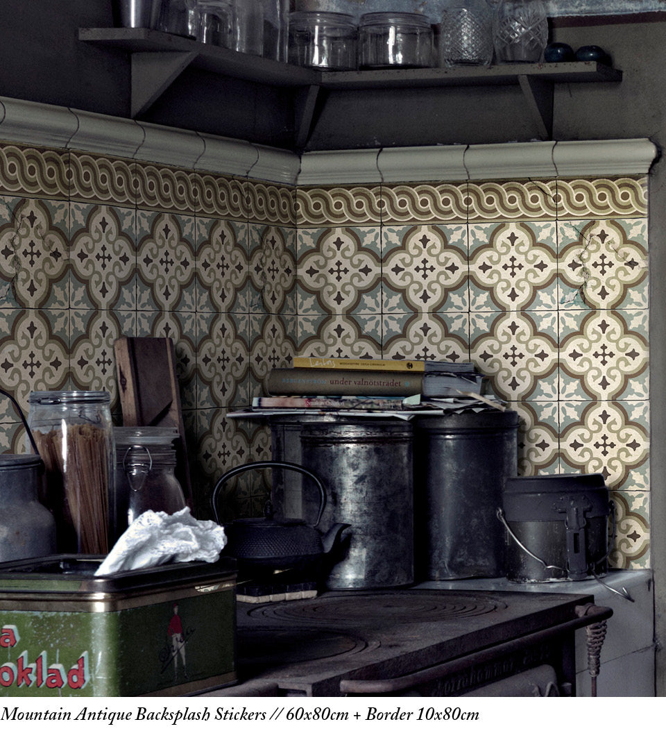 beija Mountain Classic Vinyl Backsplash Stickers