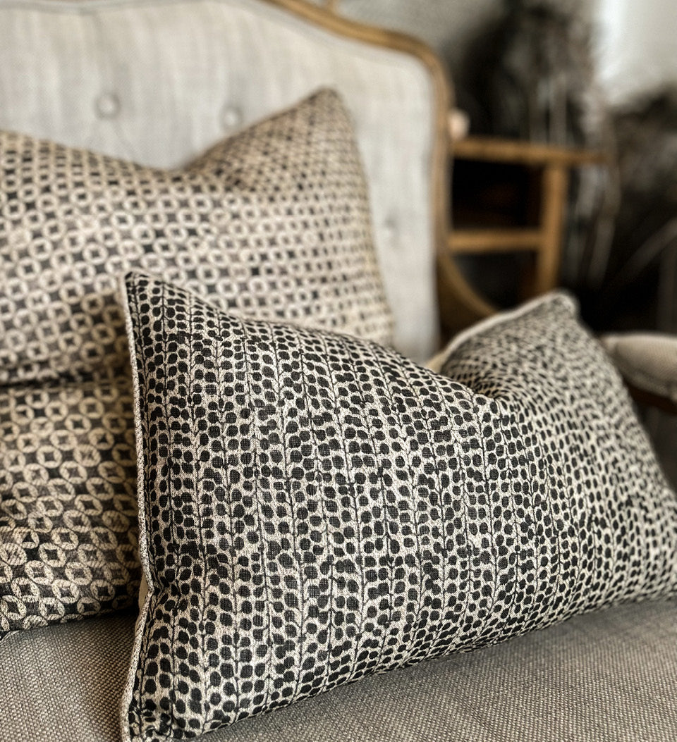 beija Poppy Black Cushion – Beija Flor World